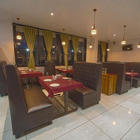 Hotel Saheb 콜라푸르 외부 사진