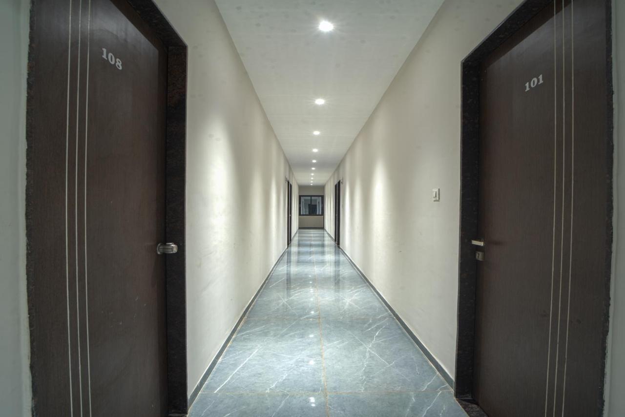 Hotel Saheb 콜라푸르 외부 사진